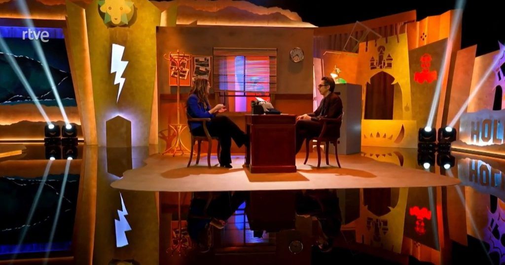 detectives oliver en la entravista con berto romero hablando sobre infidelidades